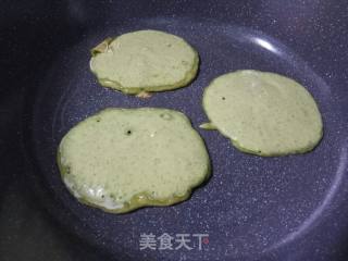 Mugwort Pancakes recipe