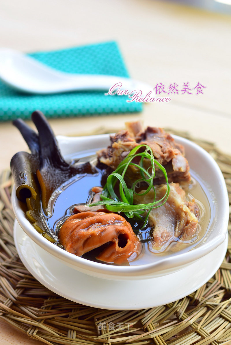 To Replenish The Soup in Winter---seafood Ribs Soup
