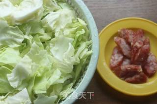 #蜡味# Sausage Stir-fried Beef Cabbage recipe
