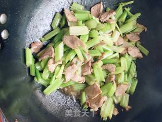Celery Stir-fried Pork recipe