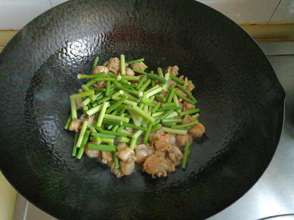 Stir-fried Scallop Meat with Garlic Moss recipe