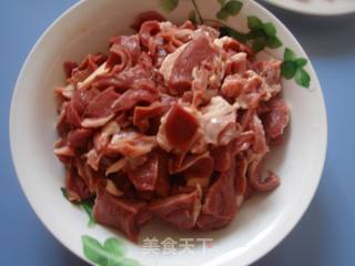 [sichuan Cuisine] Stir-fried Pork Heart with Double Pepper recipe