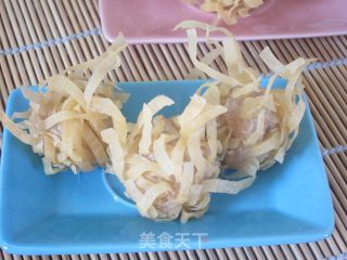 Permeated with A Strong Cheese Flavor, Covered in Strips of Wonton Silk の "golden Cheese Ball" recipe