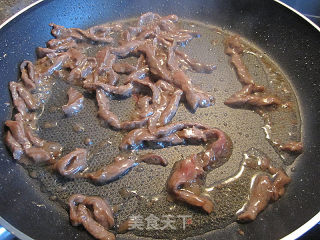 Stir-fried Udon with Beef and Cilantro recipe