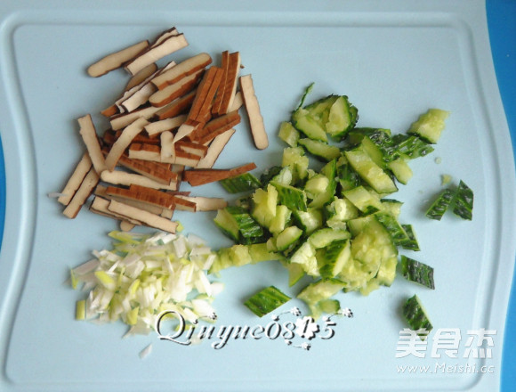 Cucumber Mixed with Dried Bean Curd recipe