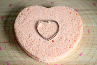 Heart-shaped Cake-for You Who are Different on Queen's Day recipe