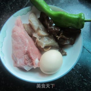 Shredded Eggs and Fungus recipe