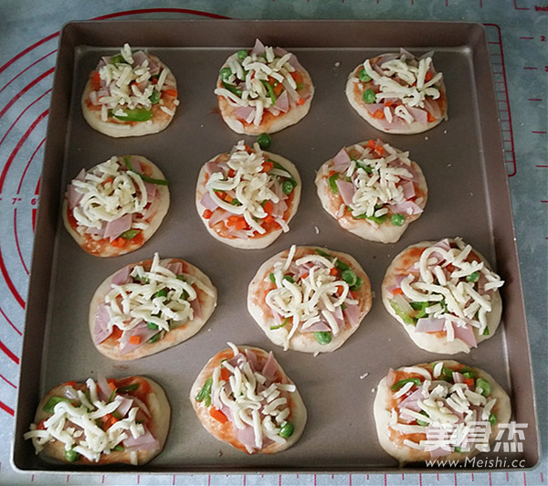 Mini Ham Pizza recipe