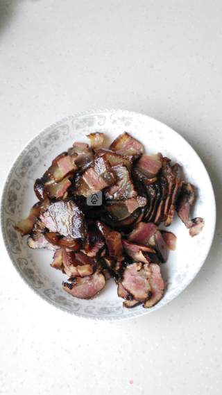 Stir-fried Bacon with Garlic Stalks recipe