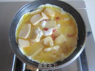 Egg Hug Sausage Rice Cake recipe