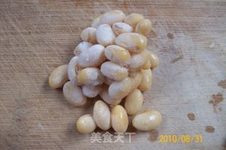 Braised Eggplant with Garlic and Sesame Oil Yangzhou Dried Silk Steamed Chrysanthemum Clove Eight Treasure Duck Leg in A Pot recipe