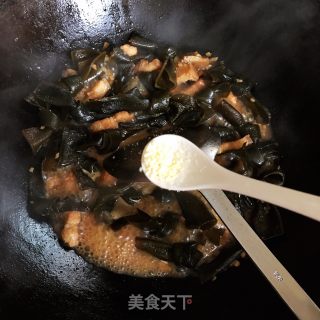 Braised Pork Belly with Seaweed recipe