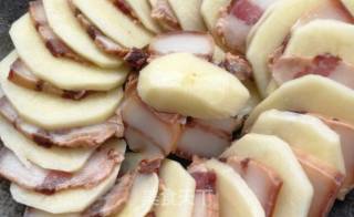 Steamed Potatoes with Bacon recipe