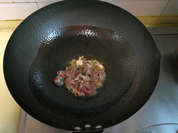 Stir-fried Pork with Phoenix Mushroom recipe