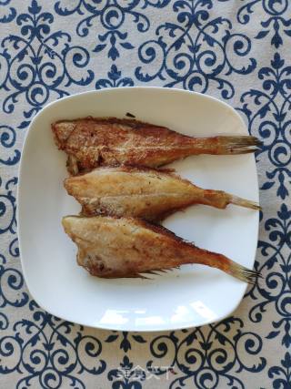 Pan-fried Partial Fish with Seafood recipe