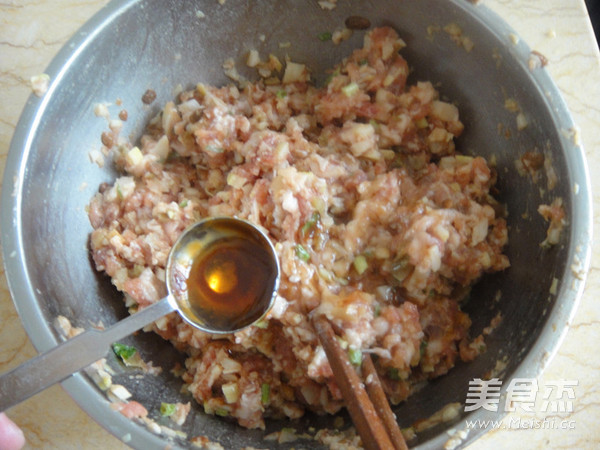 Fresh Bamboo Shoots and Pork Hot Noodle Pie recipe