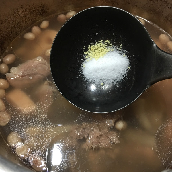 Fan Bone Lotus Root Soup recipe