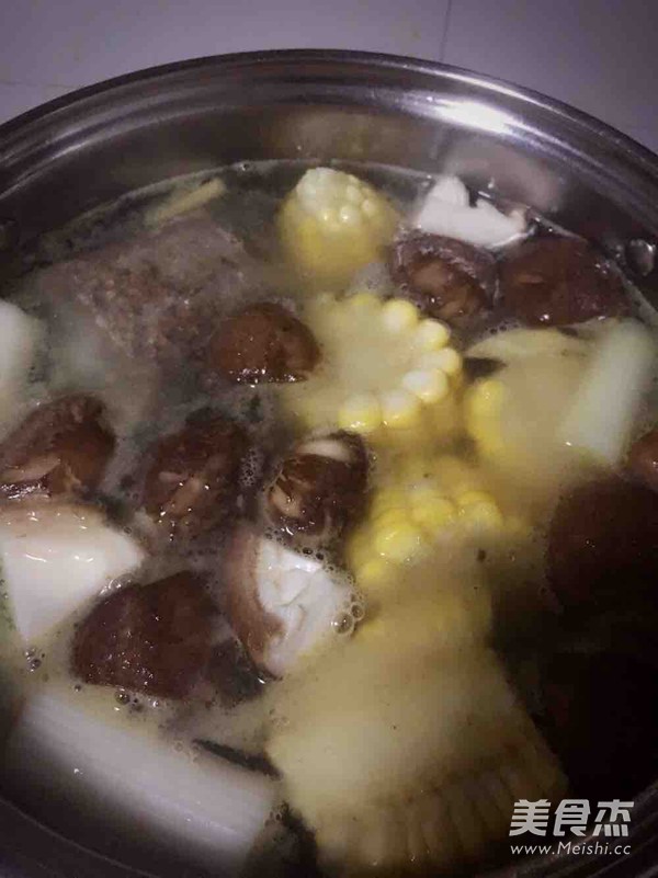 Yam and Corn Pork Ribs Soup recipe