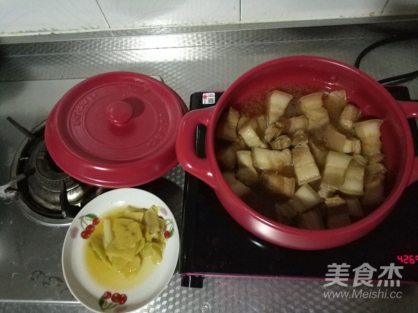 Braised Pork in Casserole recipe