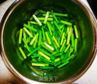 Stir-fried Pork with Garlic Moss recipe