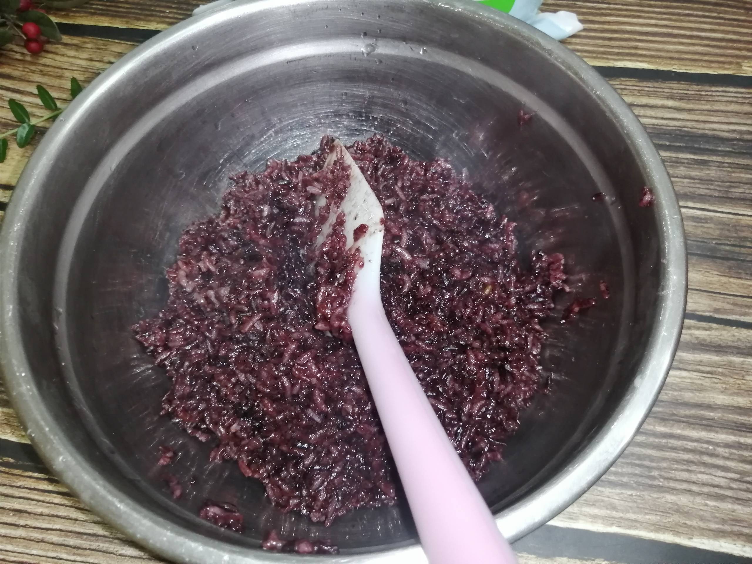 Purple Rice Buns recipe