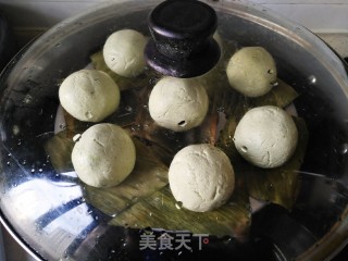 Fish Floss and Salted Egg Yolk Stuffed Green Dumplings recipe