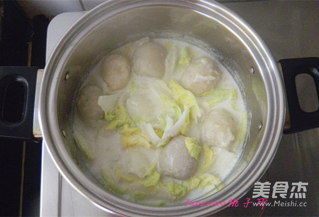 Milky Taro and Cabbage Soup recipe