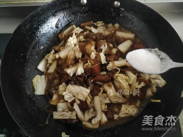 Pork Belly and Cabbage Stewed Vermicelli recipe