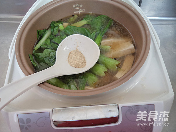 Silver Carp Head Tofu Soup recipe