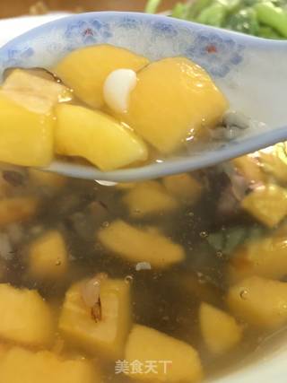 Peach Gum Loquat Soup recipe