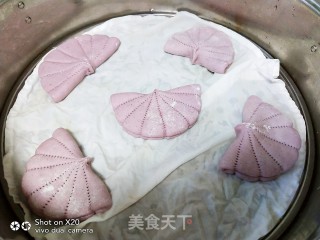 Black Currant Lotus Leaf Bun recipe