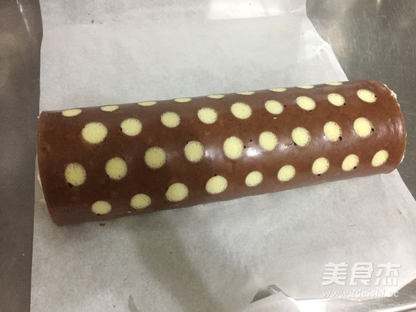 Two-color Polka Dot Cake Roll recipe