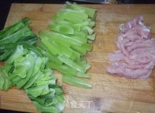Stir-fried Shredded Pork with Lettuce recipe