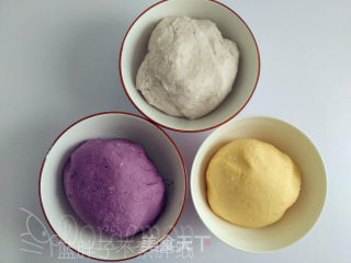 Three-color Taro Balls with Spiked Fresh Taro Fairy recipe