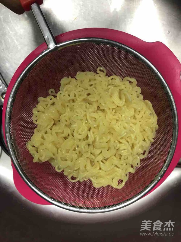 Instant Noodles Cream Pasta recipe