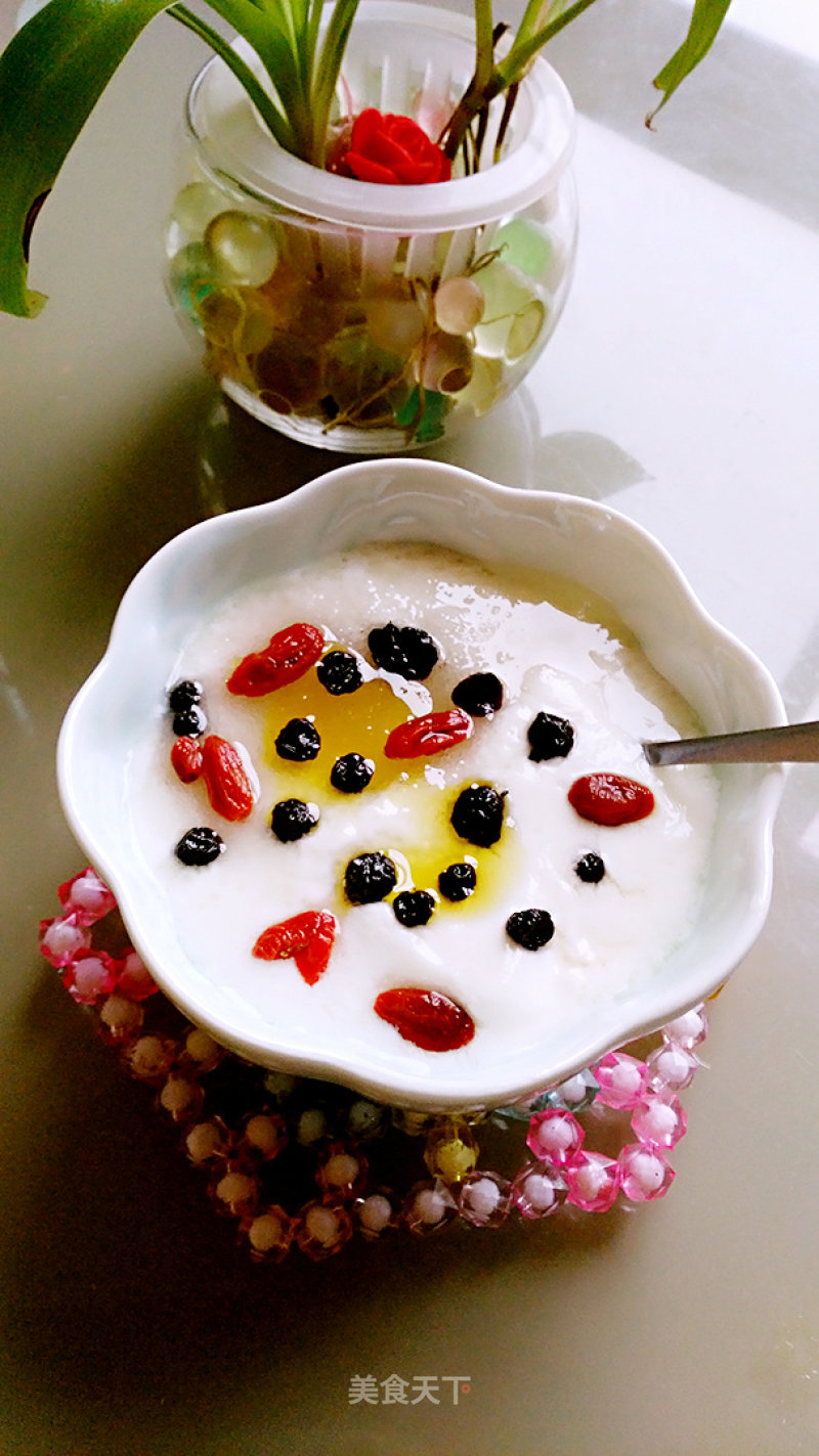 Blueberry Goji Yogurt recipe