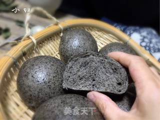 Milky Black Sesame Bun recipe