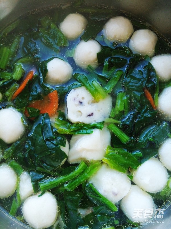 Homemade Spinach Fish Ball Soup recipe