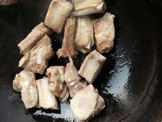 Stewed Pork Ribs with Potatoes recipe