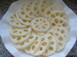 Steamed Lotus Root Slices with Whitebait Pork recipe