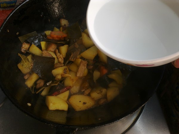 Potato Kelp Stewed Pork recipe