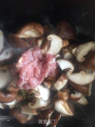 Stir-fried Shredded Pork with Mushrooms recipe