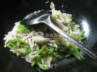 Stir-fried Pickled Cabbage with Pork in Hot Pepper recipe