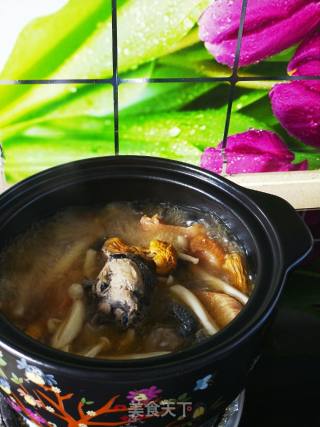 Mushroom Black Chicken Soup recipe