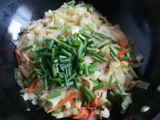 Stir-fried Noodles with Cabbage recipe