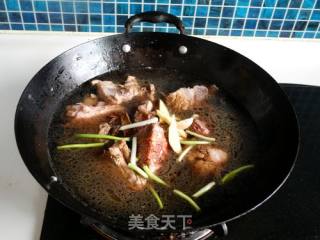 Stewed Hazel Mushroom with Big Bone recipe