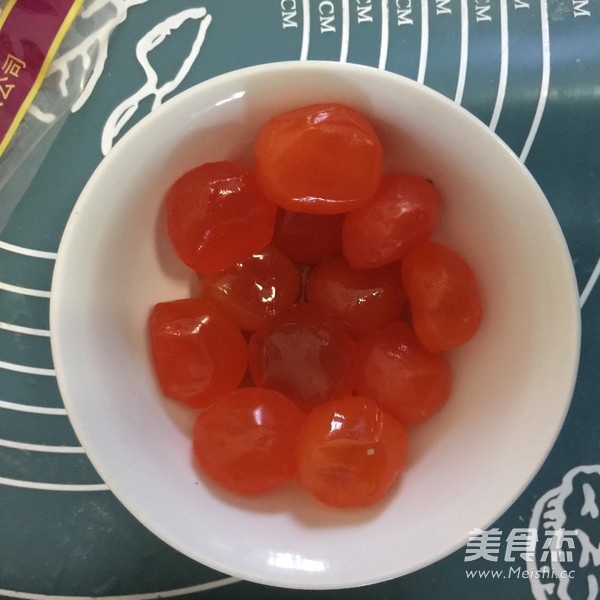 Mooncakes with Egg Yolk and Lotus Seed Paste recipe