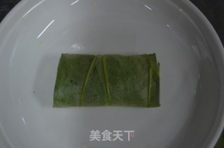 Lotus Leaf Glutinous Rice Pork Ribs recipe