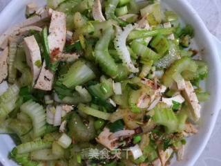 Stir-fried Tofu with Celery recipe