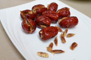 Pot Chicken Wings with Red Dates recipe